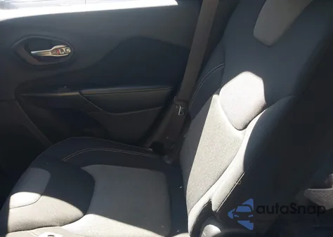 2014 Jeep Cherokee Latitude z USA, uszkodzony, nr VIN 1C4PJMCB9EW120948